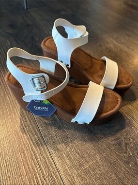 Sonoma White Platform Wedge Sandals with Buckle